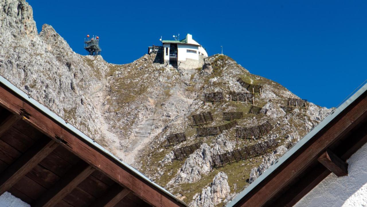 Cafe Pension Alpina Innsbruck Buitenkant foto