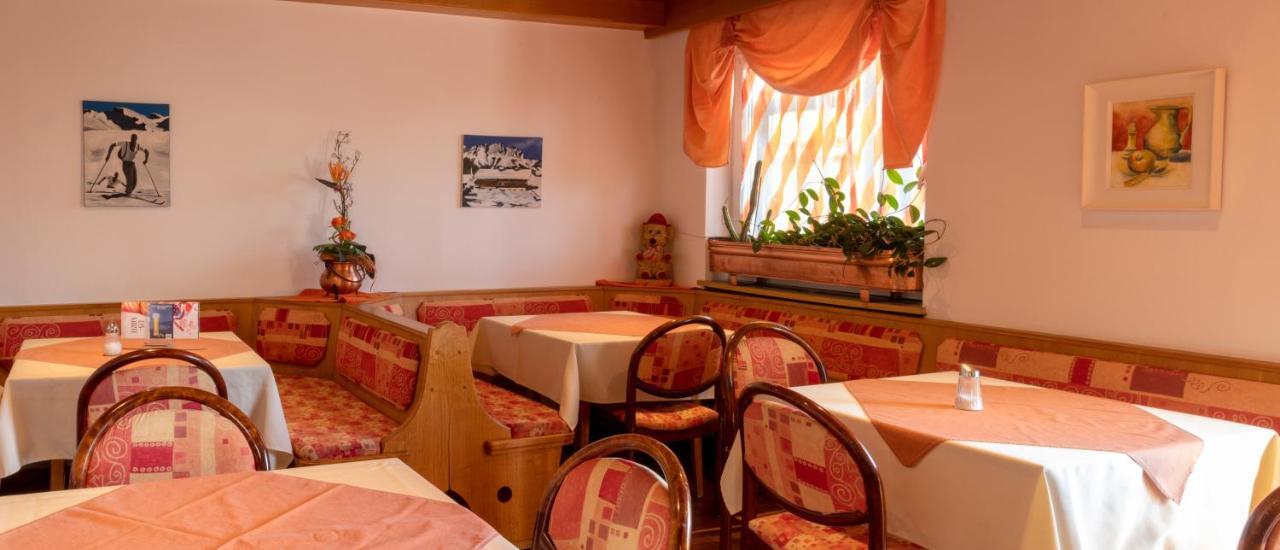 Cafe Pension Alpina Innsbruck Buitenkant foto