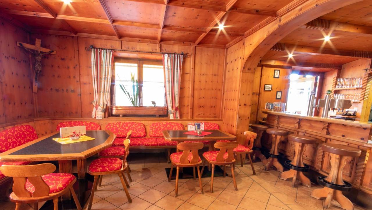 Cafe Pension Alpina Innsbruck Buitenkant foto